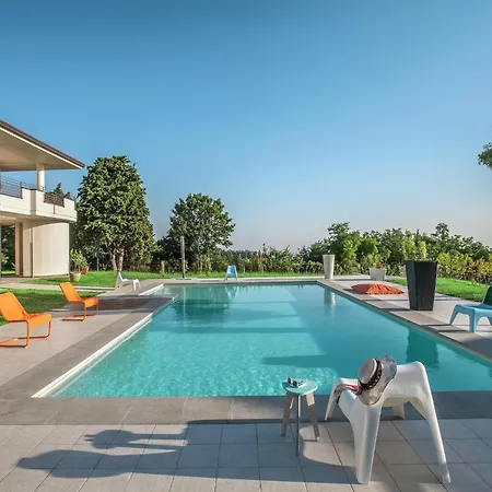 Daire Apartment In Tavullia With Adriatic Views, Cleaning Included *