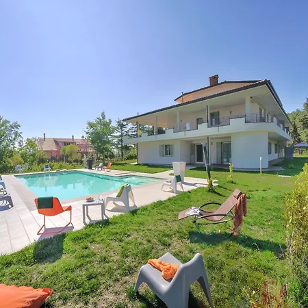 Apartment In Tavullia With Adriatic Views, Cleaning Included Appartamento
